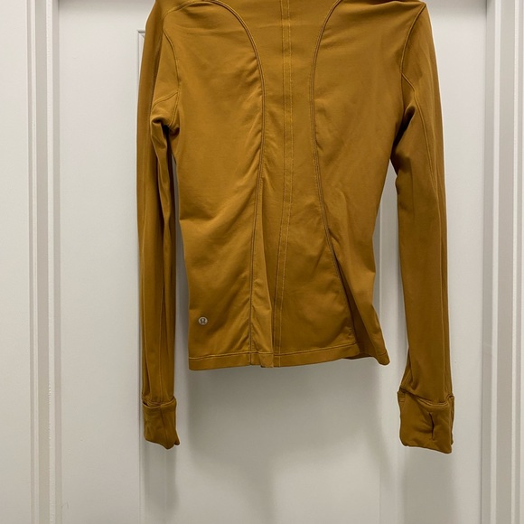 Lululemon Run briskly half zip top - Picture 5 of 6